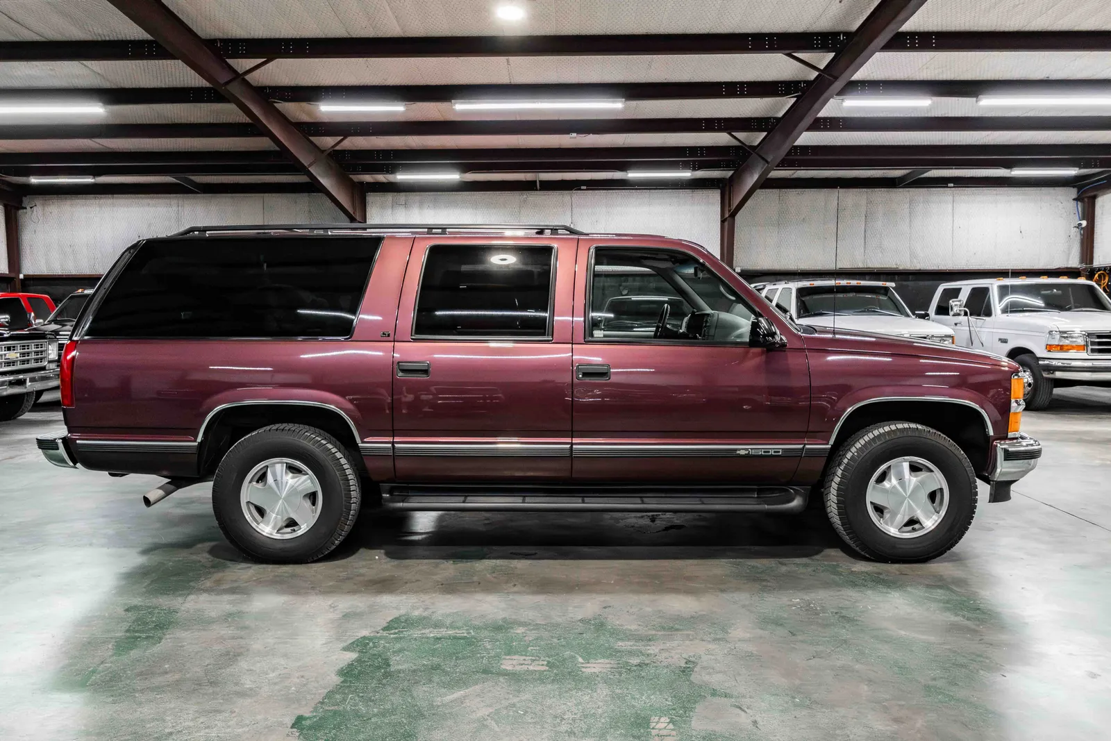 1996-Chevrolet-Suburban-Red Maple Metallic-3GNFK16R3TG160347-38.jpg
